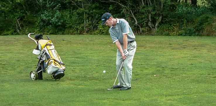 5 Ways to Improve Your Golf Chipping Skills